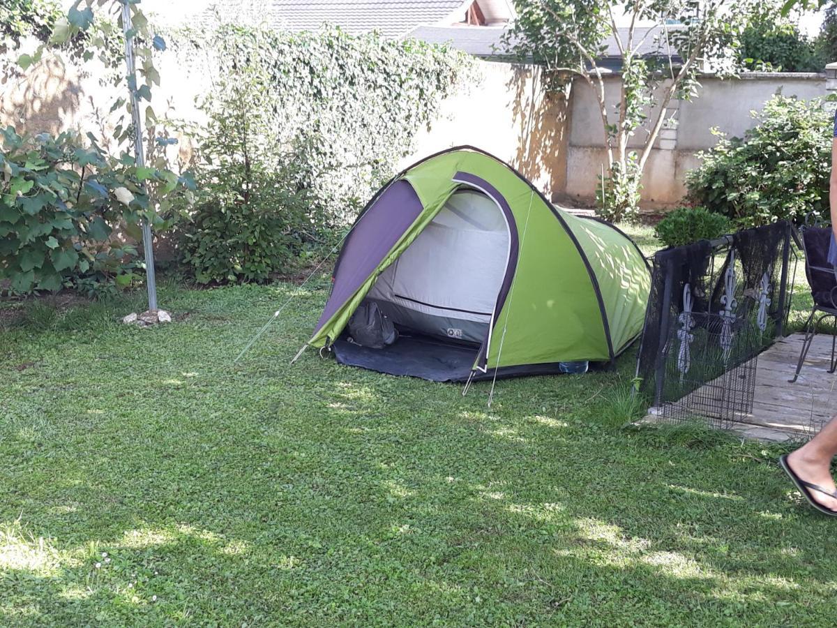 Camping Under The Walnut In Your Own Tent On A Shared Lot And Shared Bathroom Lublaň Exteriér fotografie