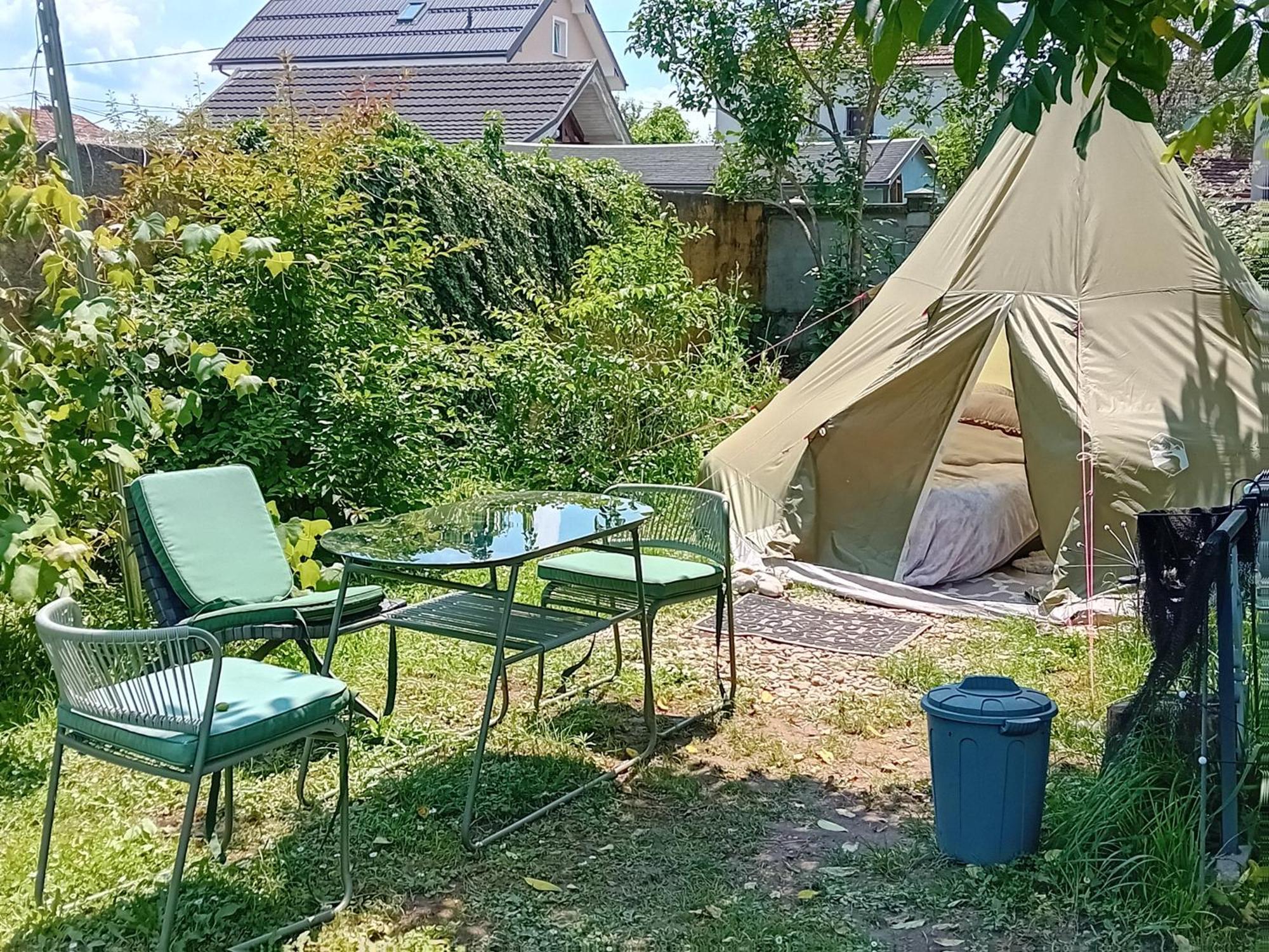 Camping Under The Walnut In Your Own Tent On A Shared Lot And Shared Bathroom Lublaň Exteriér fotografie